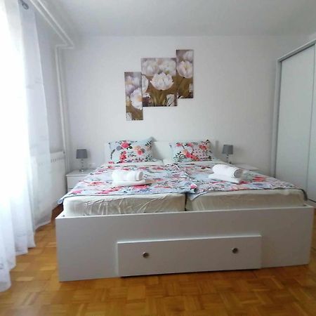 Apartment & Rooms Lilis Izola Exterior photo