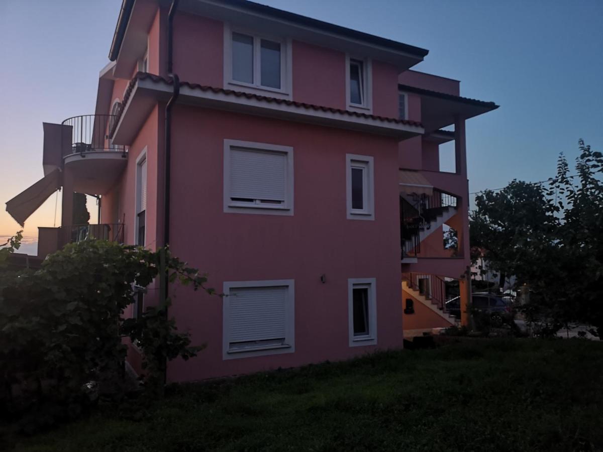 Apartment & Rooms Lilis Izola Exterior photo