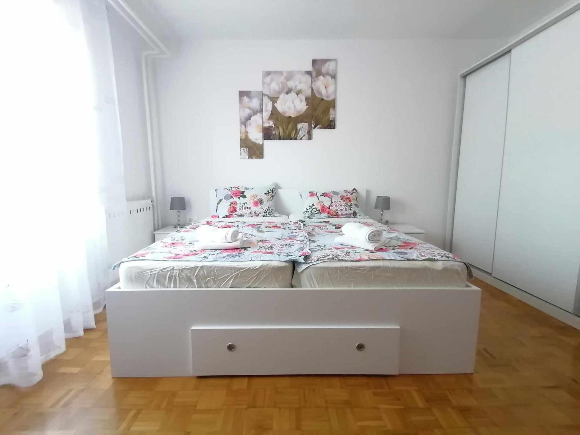 Apartment & Rooms Lilis Izola Exterior photo